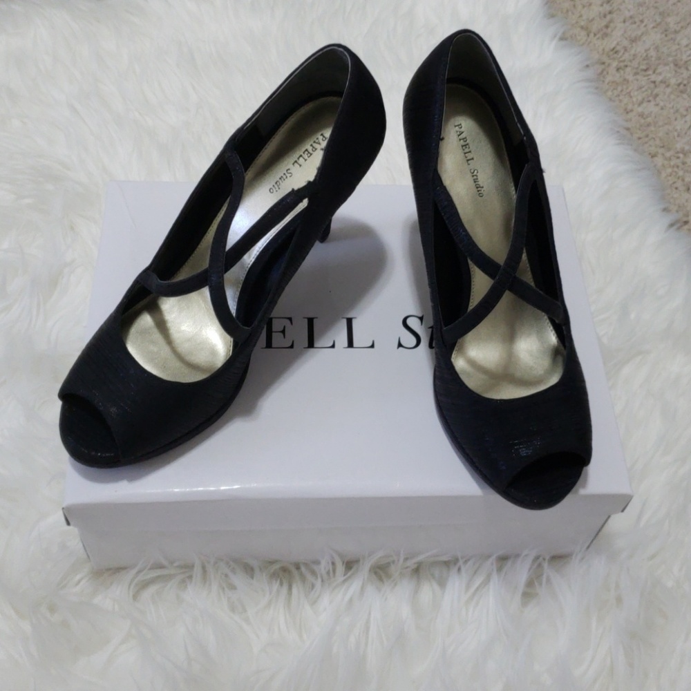 •Brand New• Papell Studio Heels